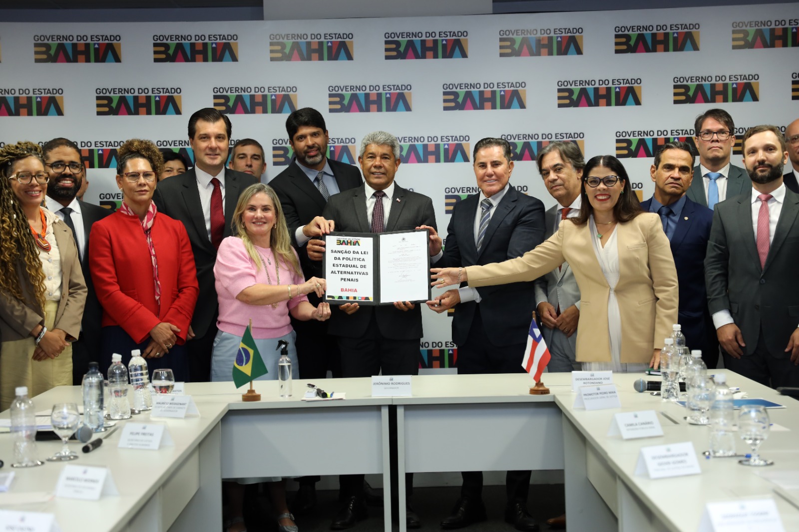 BAHIA INSTITUI POLÍTICA ESTADUAL DE ALTERNATIVAS PENAIS E REFORÇA AÇÕES DO BAHIA PELA PAZ