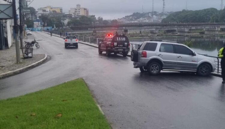 MOTORISTA ABANDONA CARRO APÓS ACIDENTE EM ITABUNA
